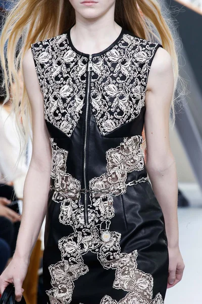 Look 53